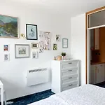 Lakefront - & 3*