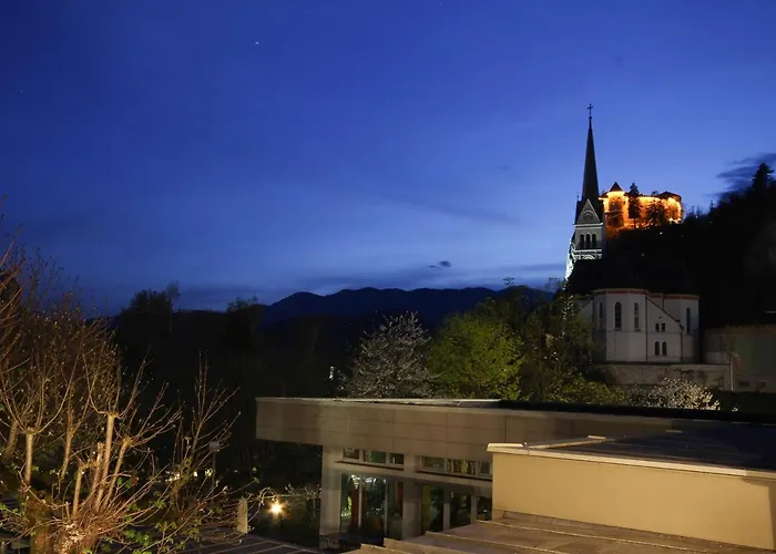 Lakefront - & Hiša za goste 3*