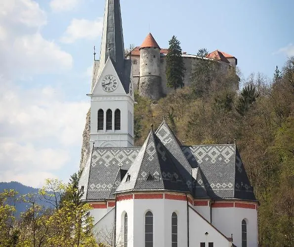 Lakefront - & Konukevi 3*